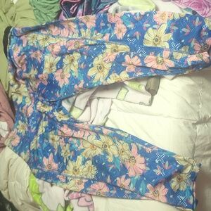 Lularoe rise Capri. Leggings size xl vintage